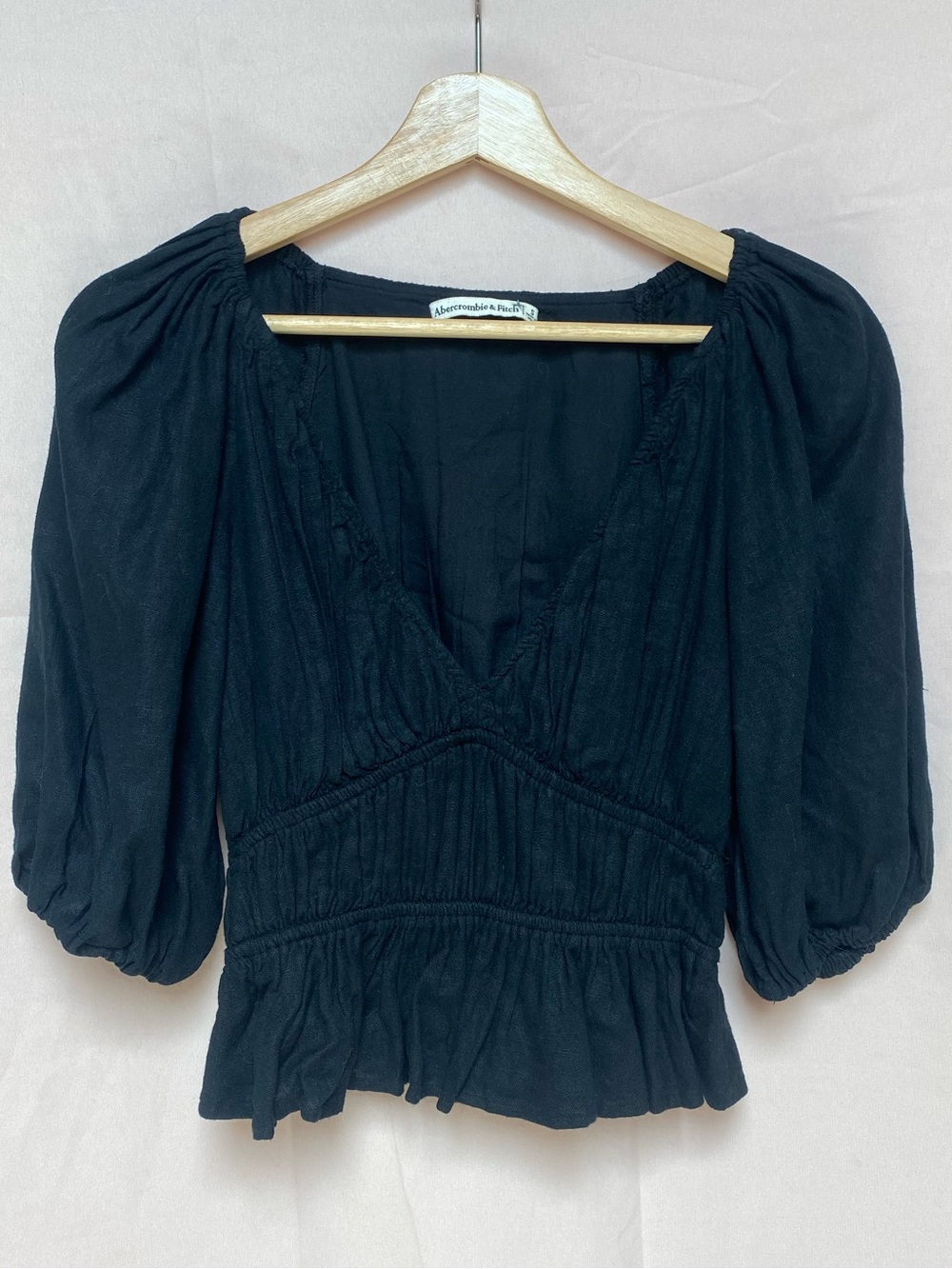 Abercrombie and Fitch Black Linen Blend Blouse Size S Puff Sleeve Cropped V Neck